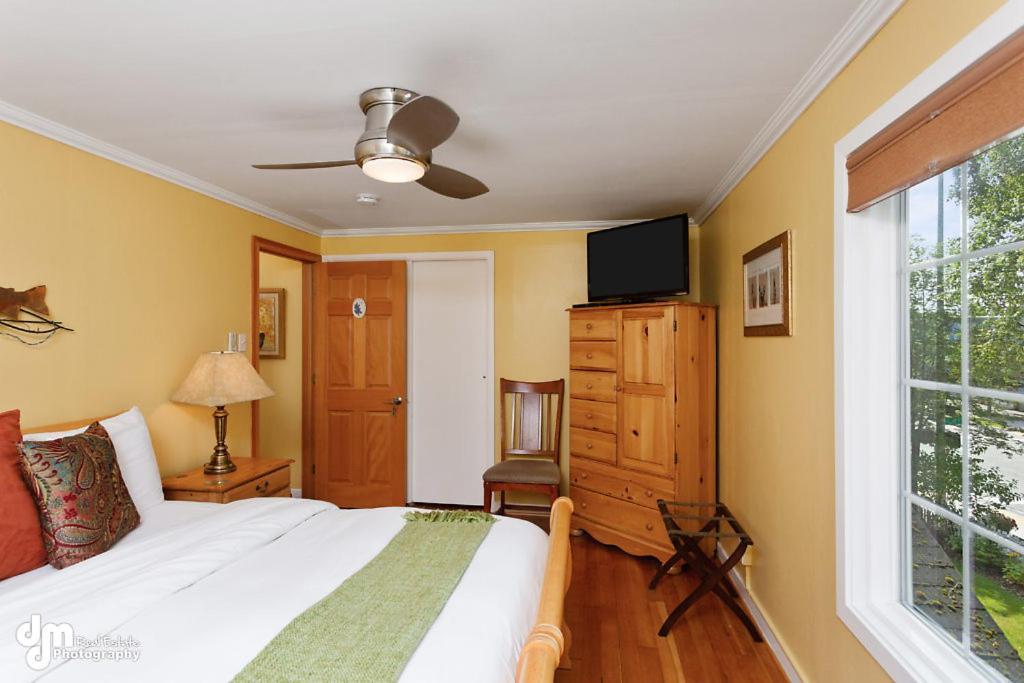 A Wildflower Inn แองเคอเรจ ภายนอก รูปภาพ